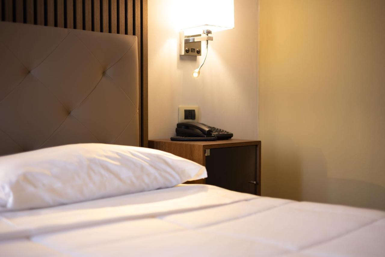 Hotel La Ferte آستي المظهر الخارجي الصورة