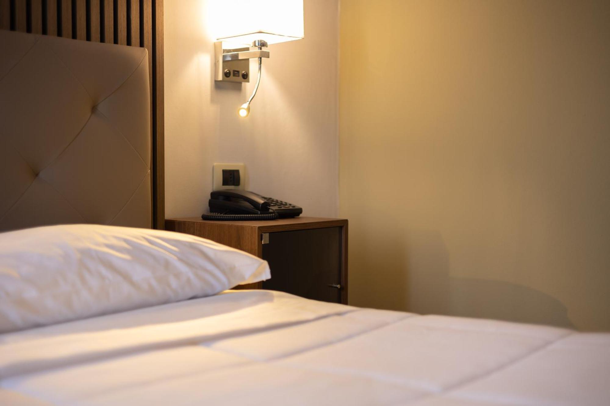 Hotel La Ferte آستي المظهر الخارجي الصورة